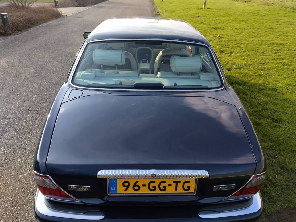 Image 5/71 of Daimler Super V8 (2000)