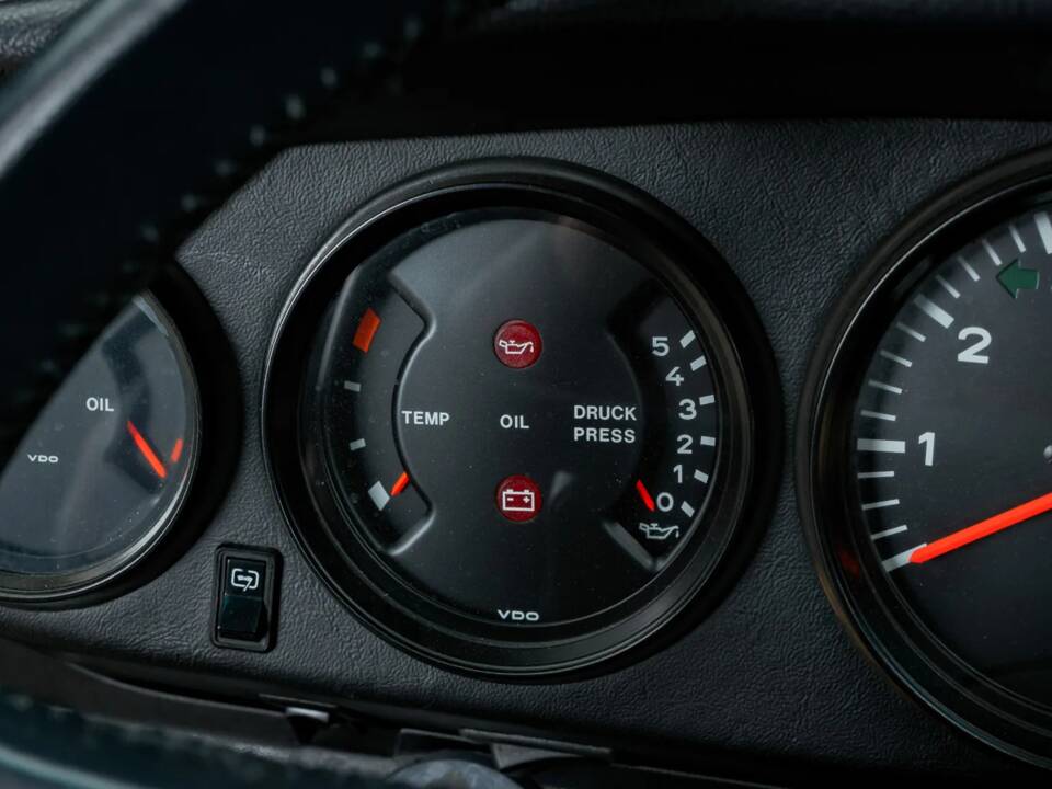 Afbeelding 13/26 van Porsche 911 Carrera 3.2 (1988)