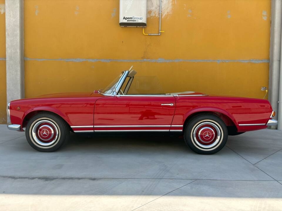 Image 14/18 de Mercedes-Benz 230 SL (1964)