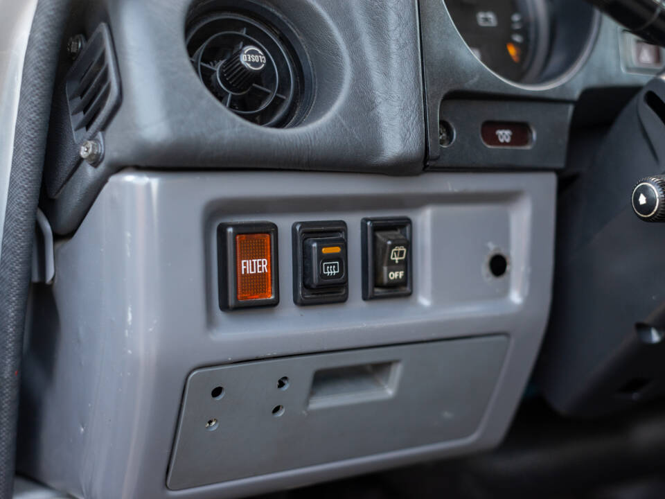Image 63/100 of Toyota Land Cruiser HJ61 GX (1987)