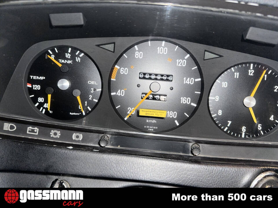 Image 8/15 de Mercedes-Benz 300 D (1977)