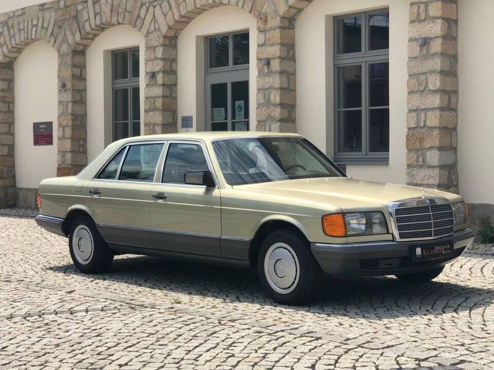 Image 3/20 of Mercedes-Benz 500 SEL (1984)