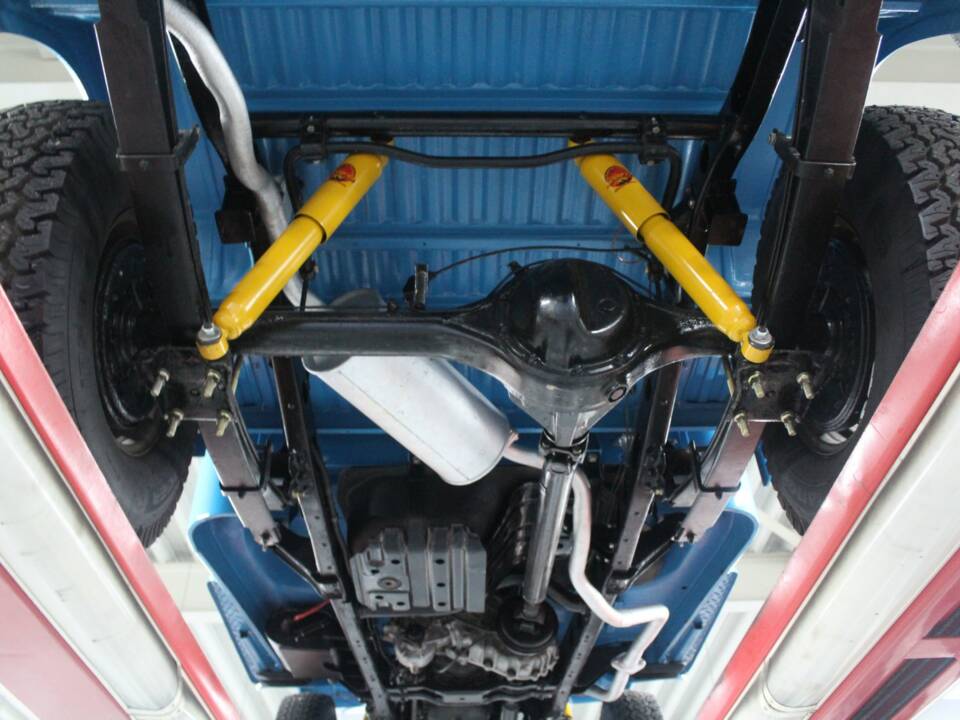 Bild 10/50 von Toyota Land Cruiser BJ 45 (1982)