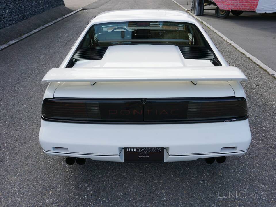 Afbeelding 7/70 van Pontiac Fiero GT (1988)