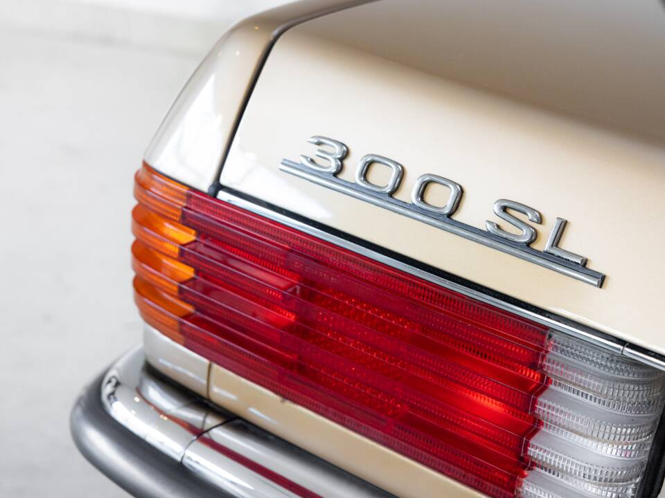 Afbeelding 3/32 van Mercedes-Benz 300 SL (1986)