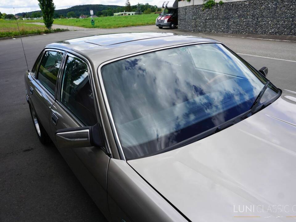 Image 32/61 de Jaguar Sovereign 3.6 (1987)