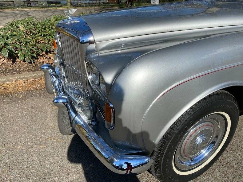 Image 48/50 of Bentley S 2 Continental (1960)