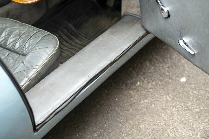 Image 21/50 de Jaguar E-Type (1968)