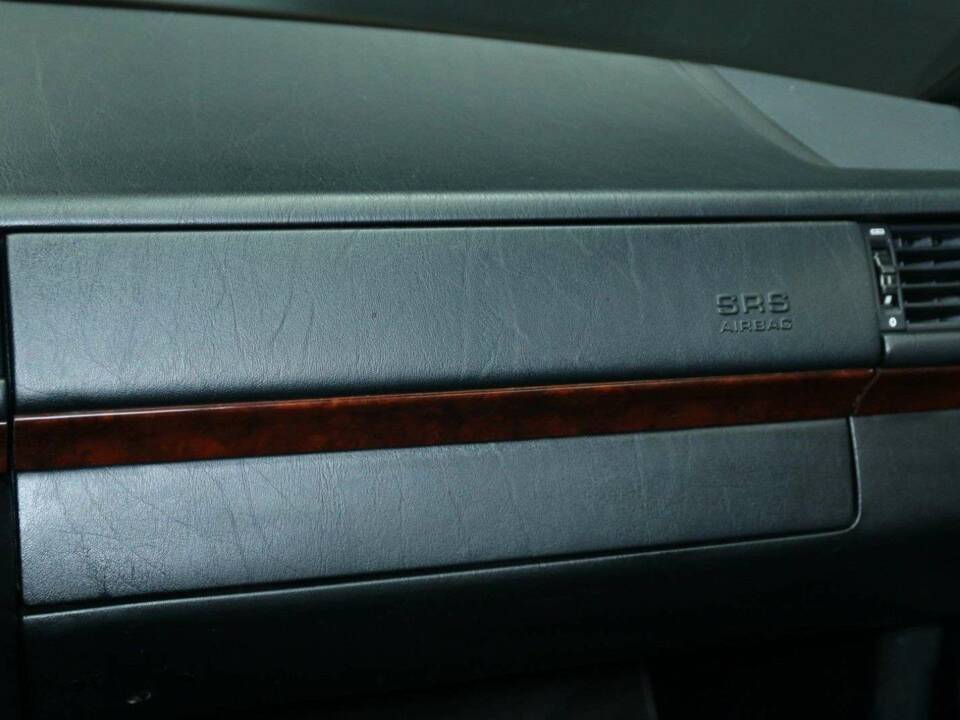 Bild 21/50 von Mercedes-Benz 300 CE-24 (1992)