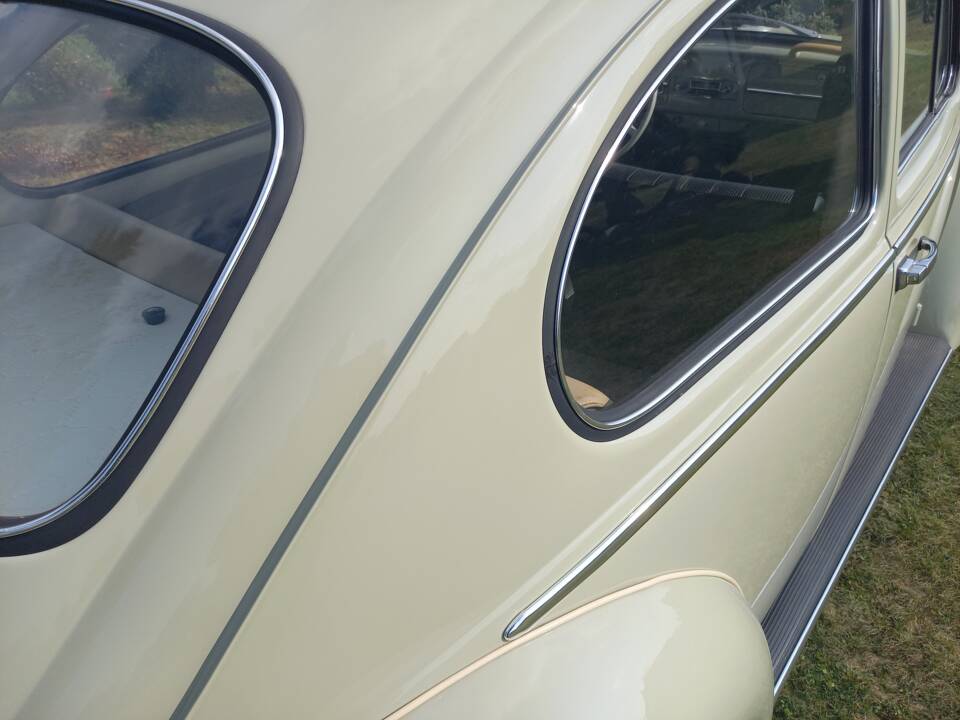 Image 13/137 of Volkswagen Beetle 1200 (1965)