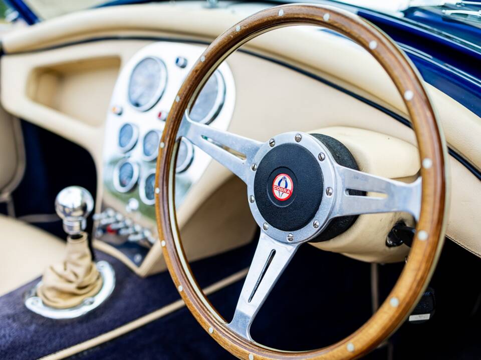 Image 35/50 of Dax Cobra (2005)