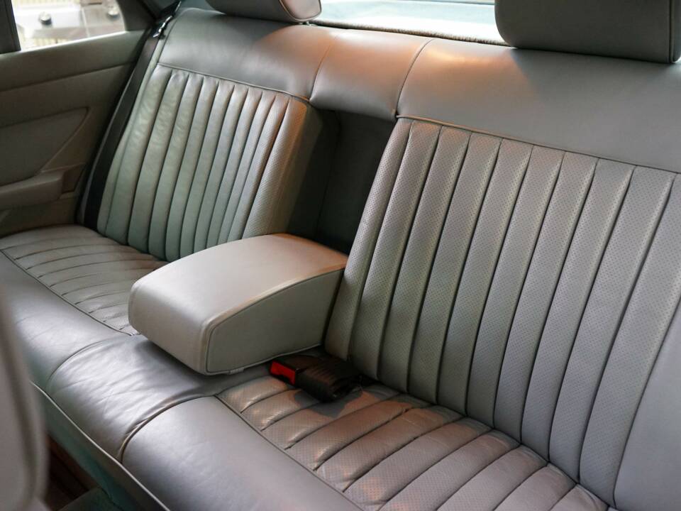 Immagine 30/42 di Mercedes-Benz 500 SEL (1982)