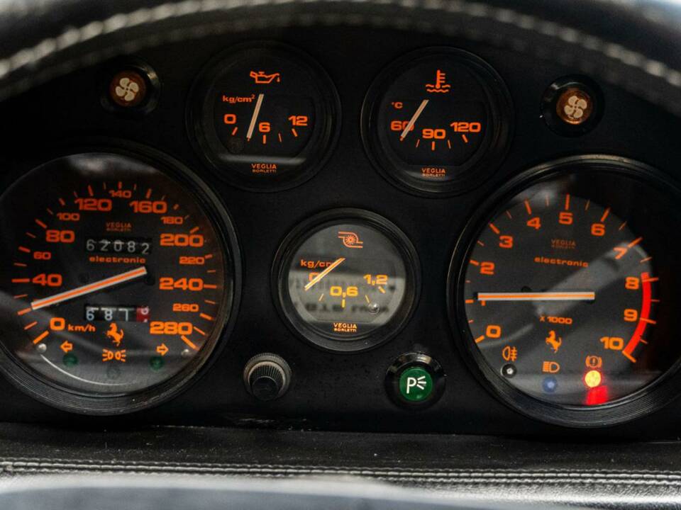 Image 18/26 of Ferrari 208 GTB Turbo (1988)