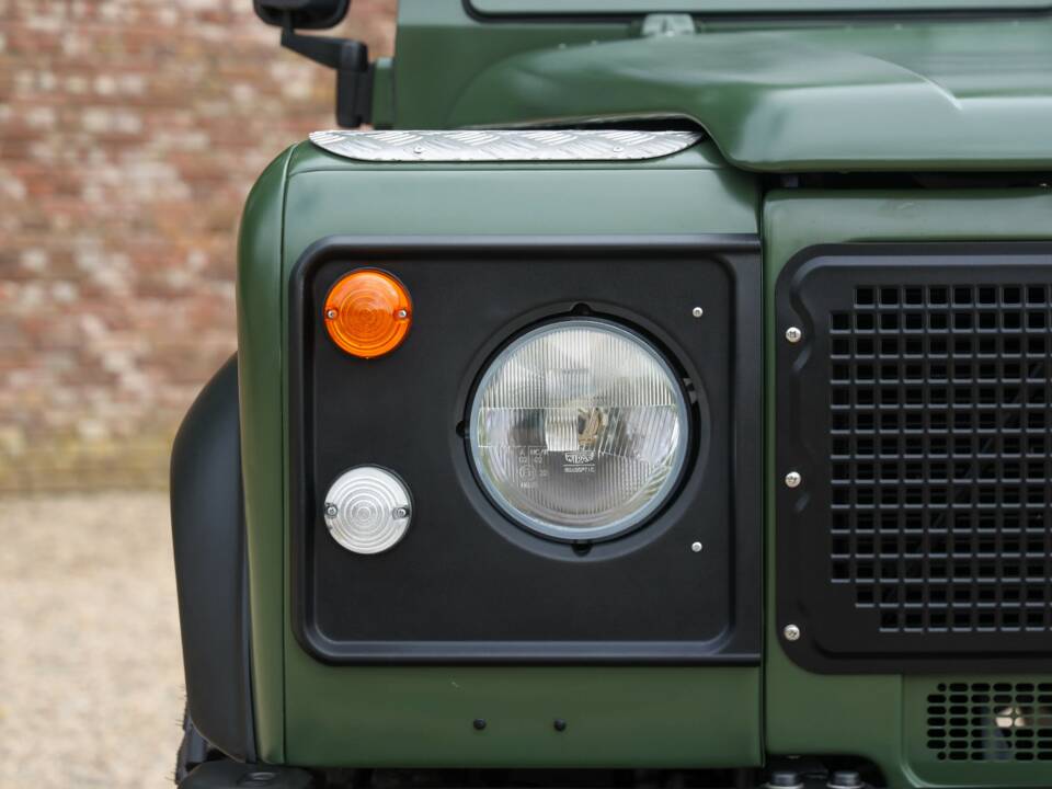 Immagine 31/50 di Land Rover 90 (1990)