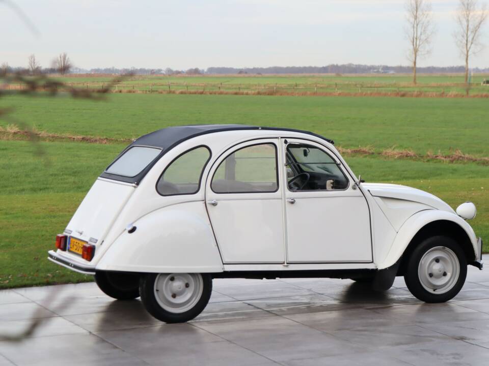 Image 12/50 of Citroën 2 CV 6 (1985)