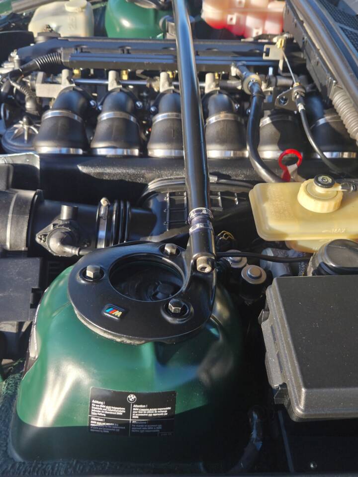 Image 44/54 of BMW M3 GT (1995)