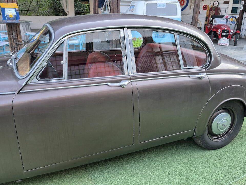 Bild 32/76 von Jaguar Mk II 2.4 (1963)