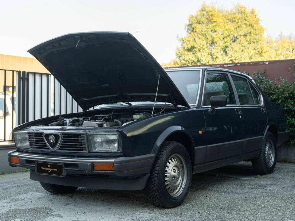 Image 29/39 de Alfa Romeo Alfetta 2.0 (1983)
