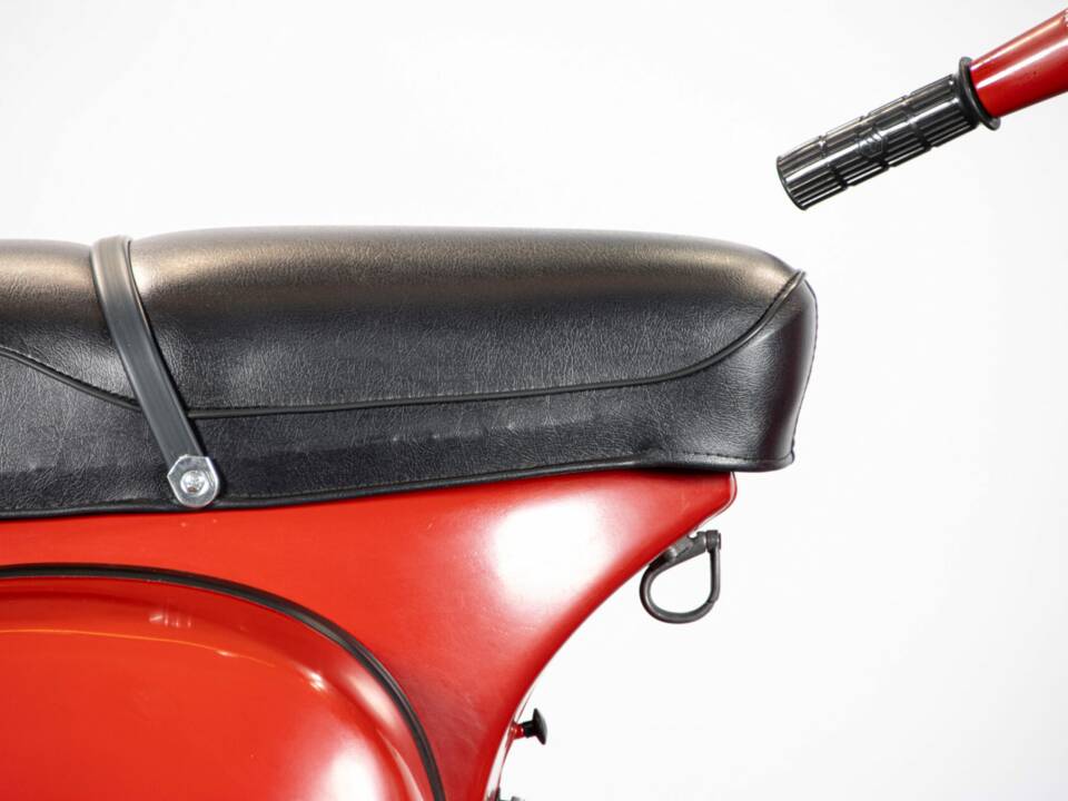 Image 11/50 of Piaggio Vespa 200 Rally (1976)