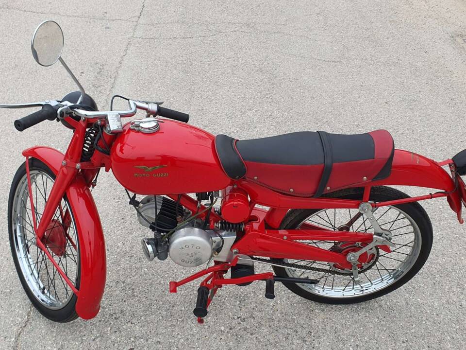 Image 2/24 of Moto Guzzi DUMMY (1960)