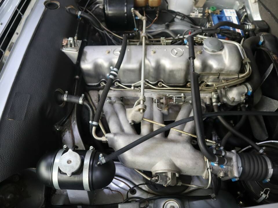Bild 39/45 von Mercedes-Benz 280 SL (1968)