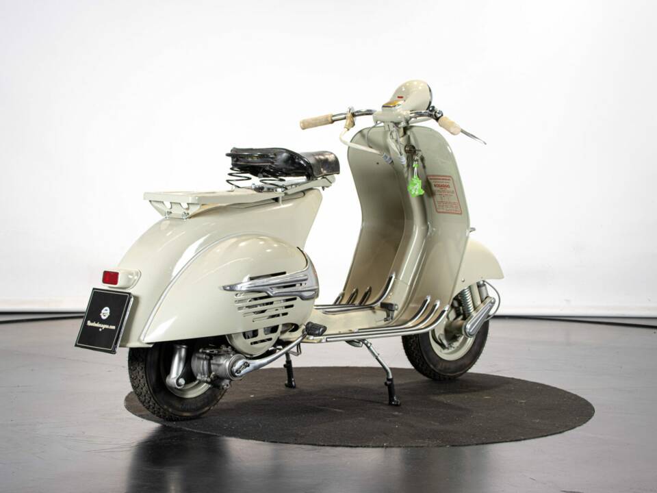 Bild 4/50 von Piaggio Vespa 150 "Struzzo" VL (1955)