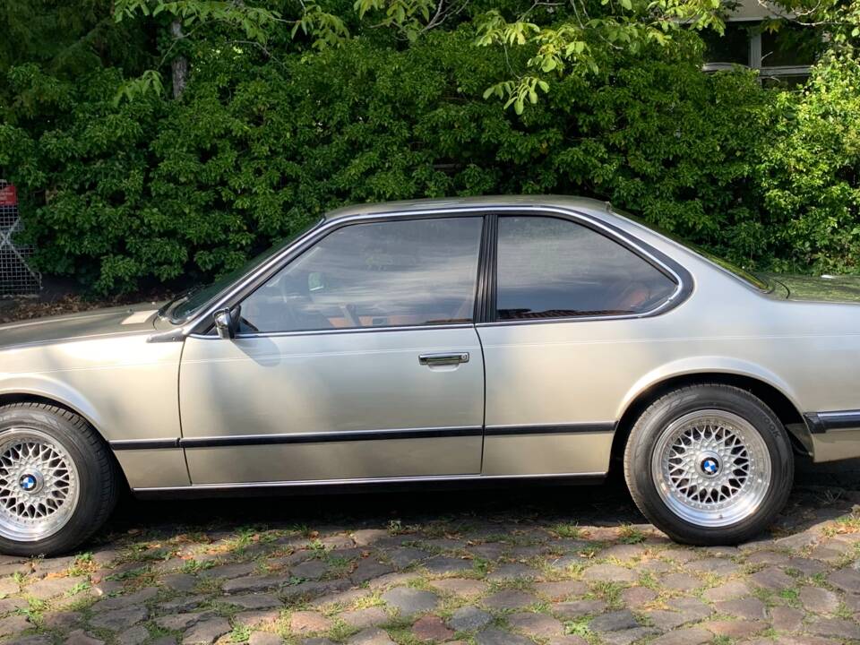 Immagine 3/5 di BMW 635 CSi (1983)