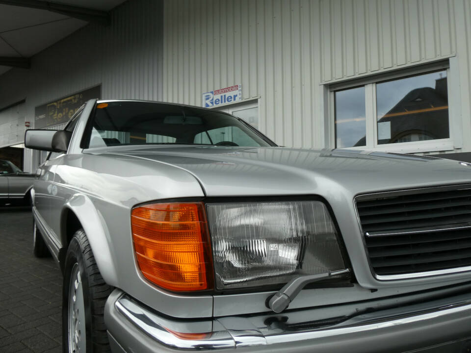 Imagen 18/26 de Mercedes-Benz 560 SEC (1987)