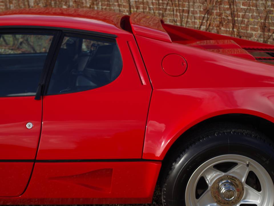 Image 38/50 de Ferrari 512 BBi (1984)