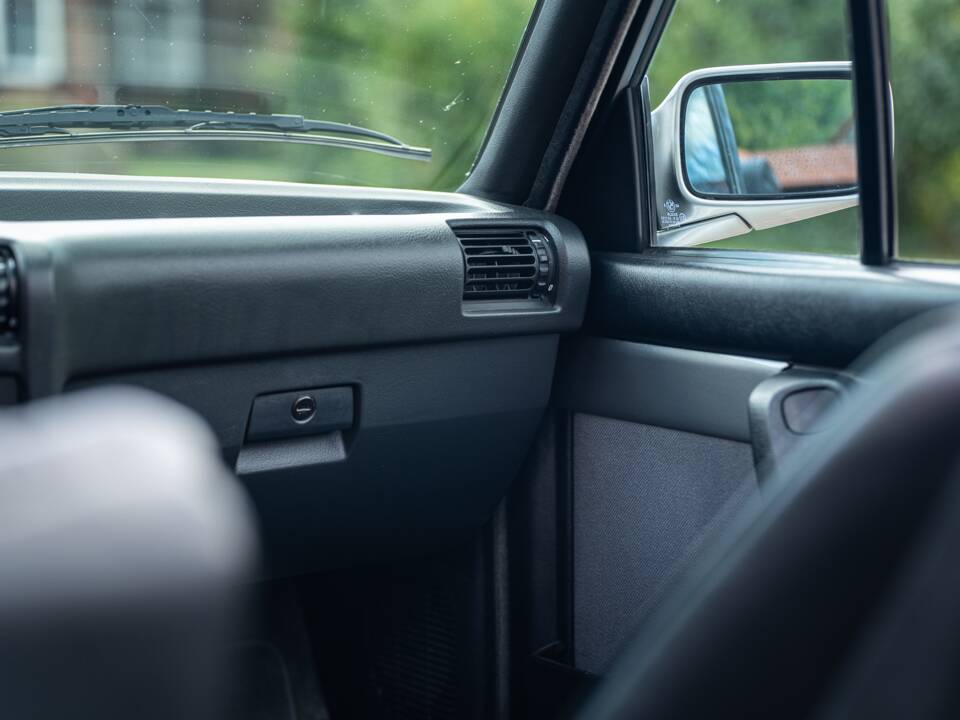 Image 52/71 of BMW 325i (1989)