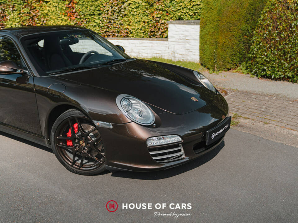 Image 10/46 of Porsche 911 Carrera 4S (2011)