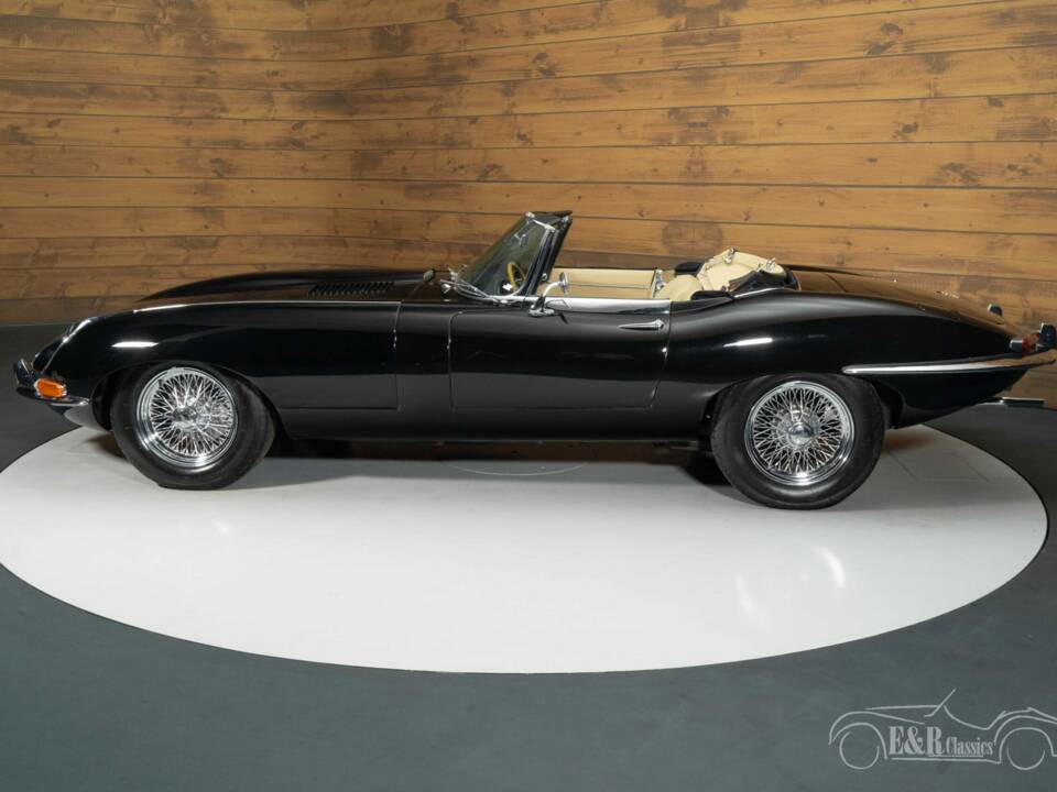 Afbeelding 6/8 van Jaguar E-Type (1967)