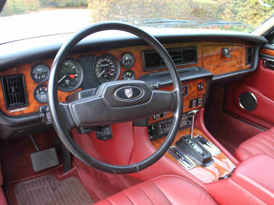 Bild 48/68 von Jaguar XJ 6 4.2 (1985)