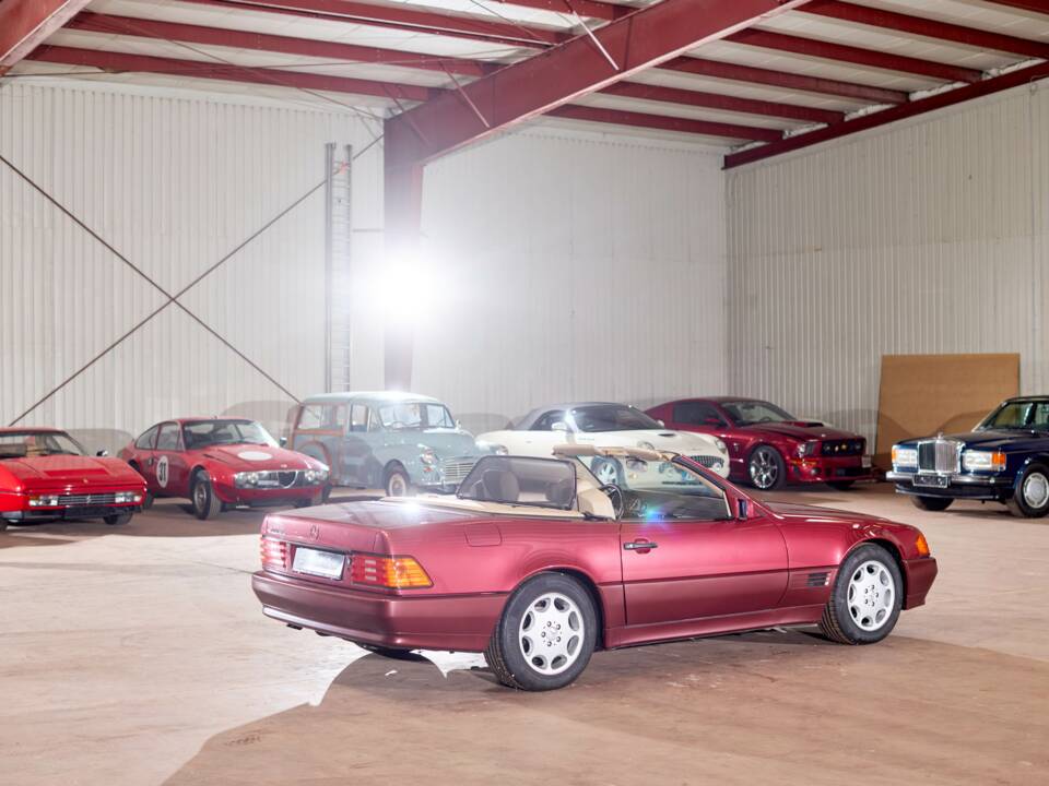 Image 16/43 of Mercedes-Benz 500 SL (1992)