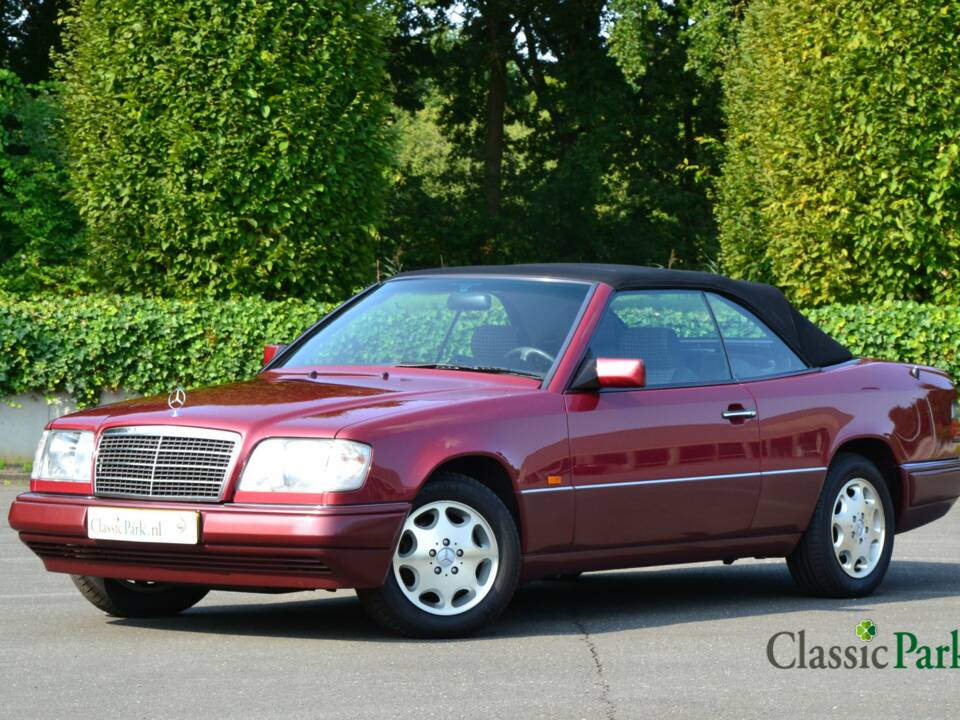 Bild 6/50 von Mercedes-Benz E 200 (1994)