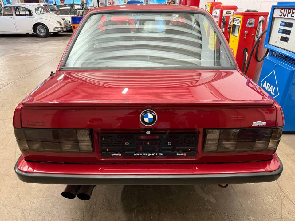 Imagen 17/19 de BMW 325i (1986)