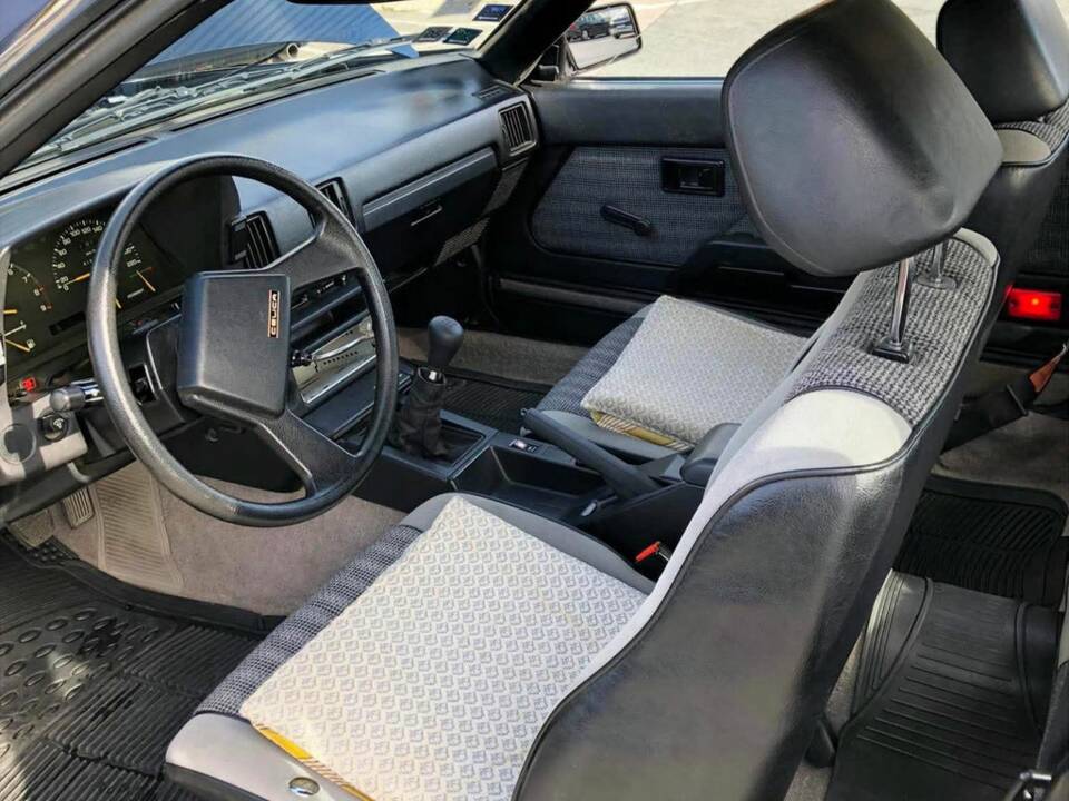 Image 2/8 of Toyota Celica 2.4 GT (1985)
