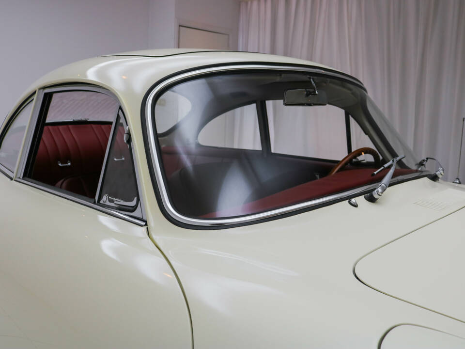 Image 13/23 of Porsche 356 C 1600 SC (1964)