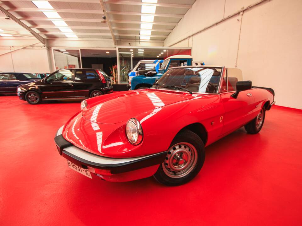 Image 24/24 of Alfa Romeo 2.0 Spider (1987)