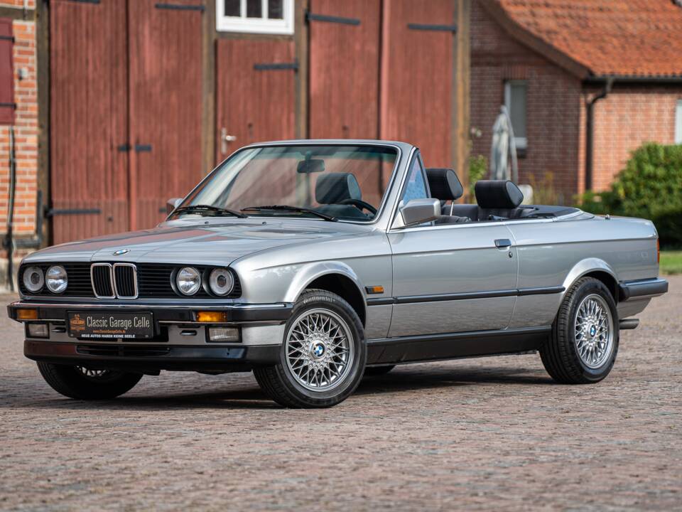 Image 3/71 of BMW 325i (1989)