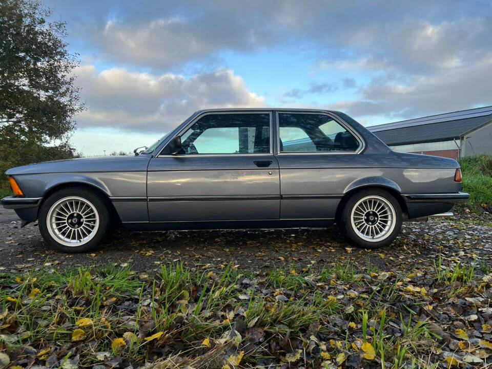Bild 7/8 von BMW 323i (1980)