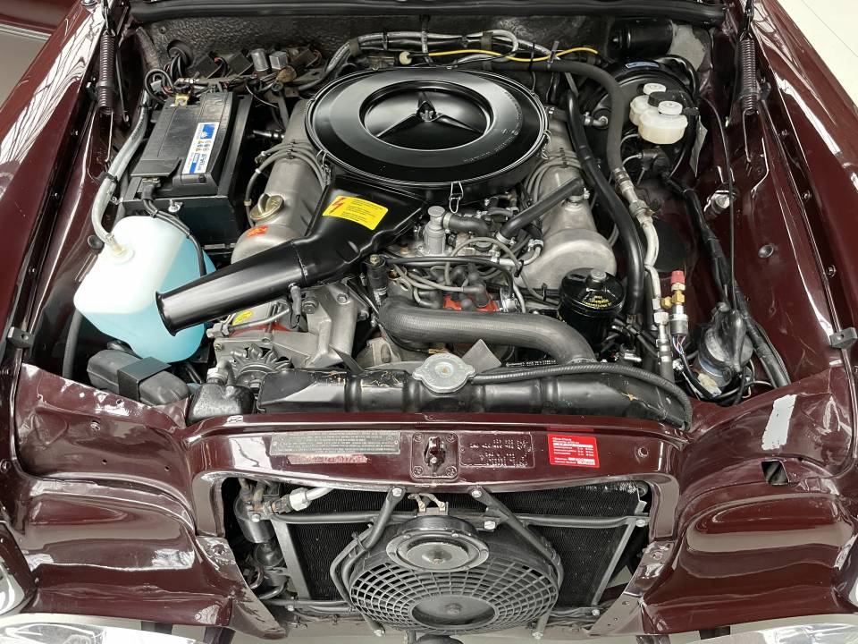 Image 24/50 of Mercedes-Benz 280 SE 4,5 (1972)