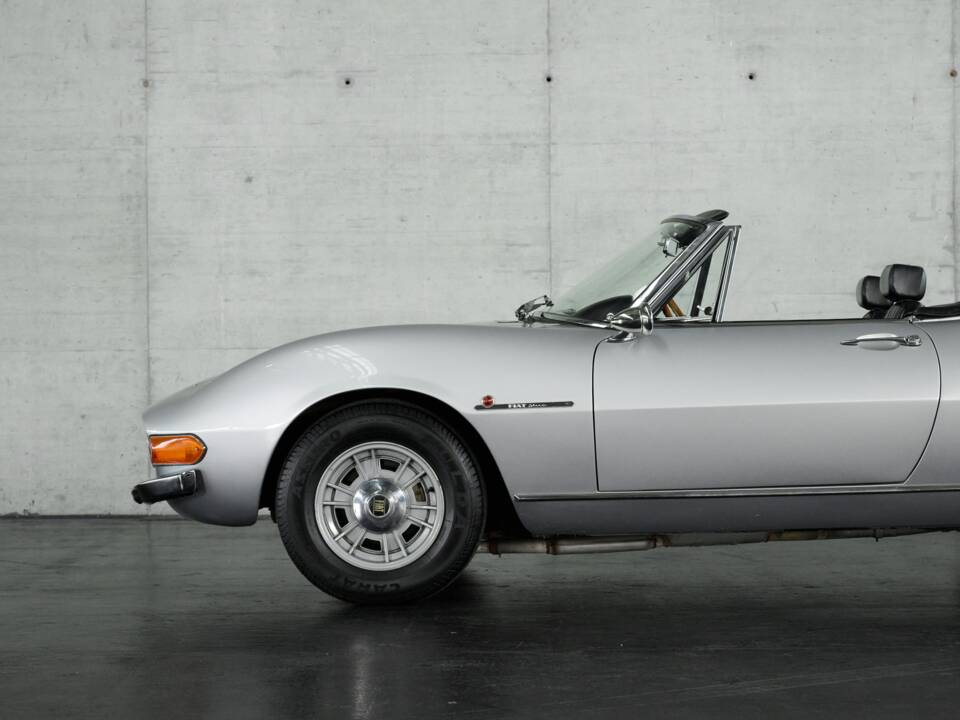 Imagen 11/50 de FIAT Dino 2400 Spider (1971)
