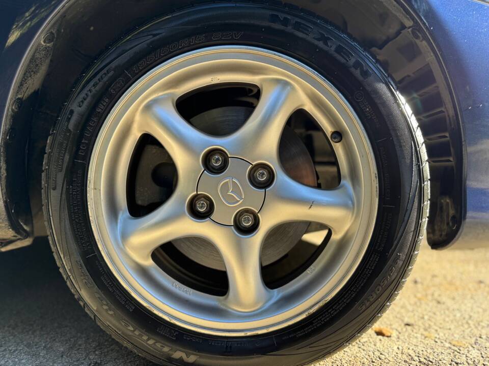 Imagen 7/43 de Mazda MX-5 1.8 (2001)