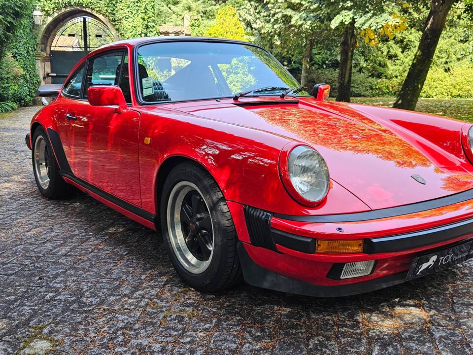 Immagine 24/37 di Porsche 911 Carrera 3.2 (1985)