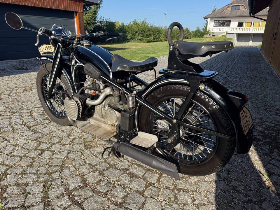 Image 2/19 of BMW R 12 (1941)