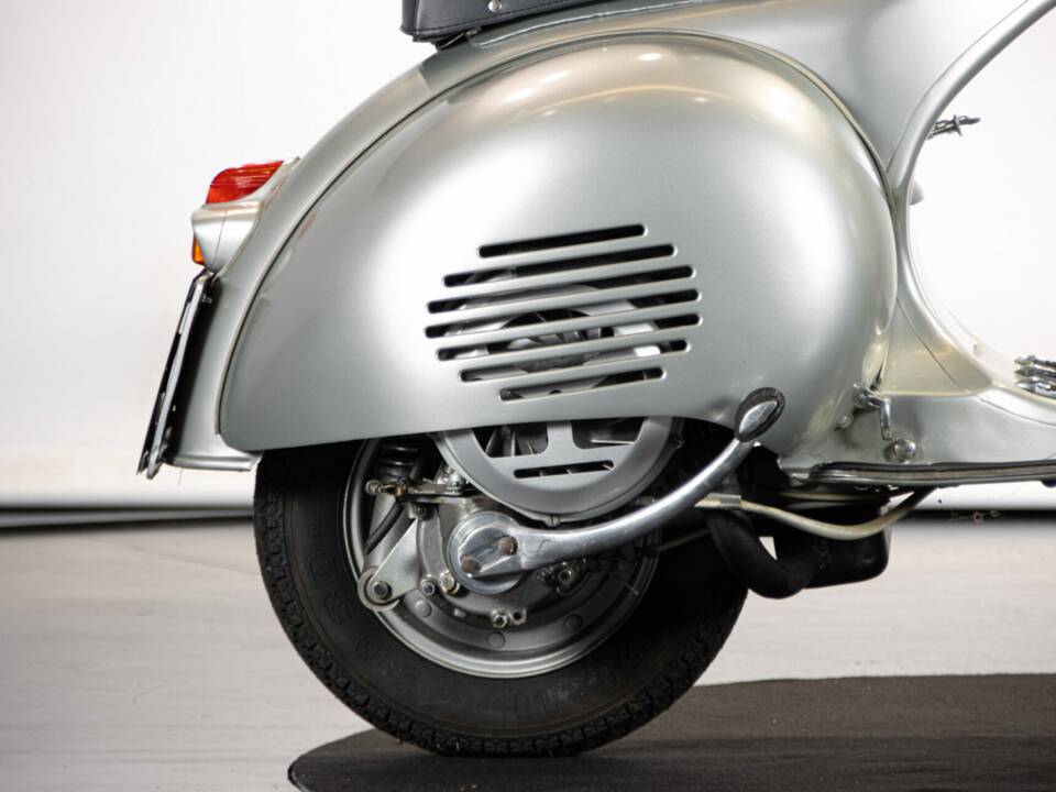 Bild 33/50 von Piaggio Vespa 150 GS (1958)