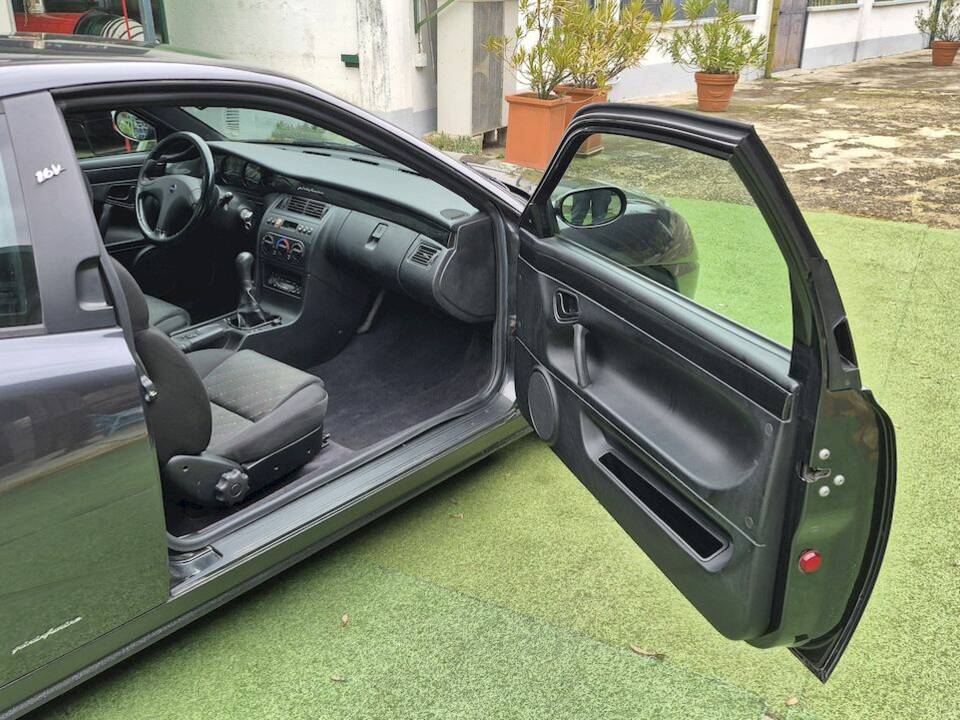 Immagine 38/63 di FIAT Coupé 2.0 16V (1994)