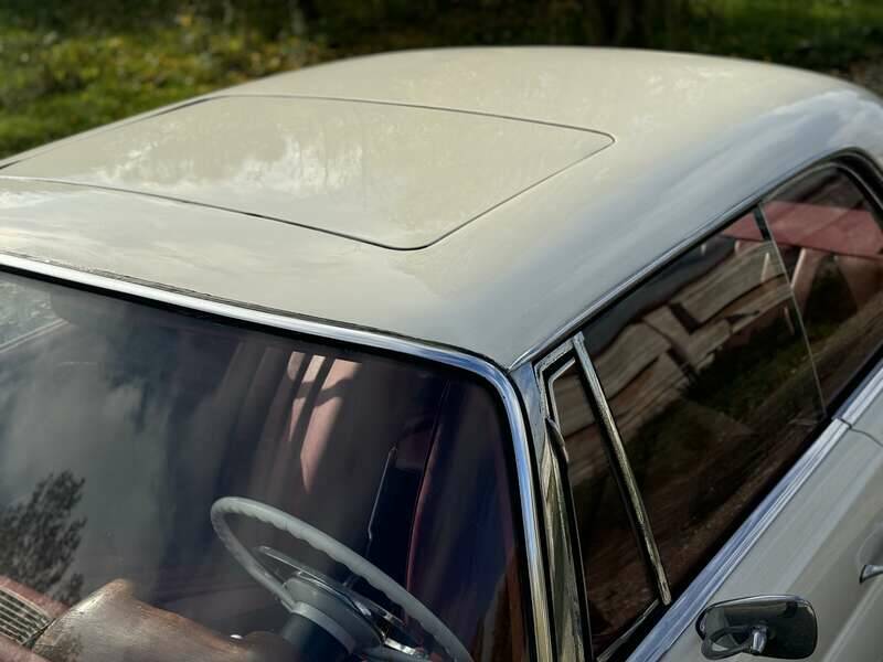 Image 16/50 of Mercedes-Benz 220 SE b (1963)