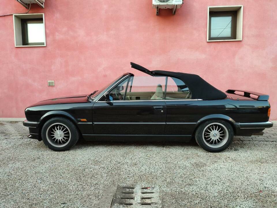 Imagen 3/9 de BMW 320i (1989)